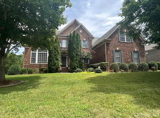 2008 Providence Forest Dr, Matthews, NC 28104