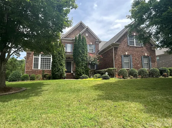 2008 Providence Forest Dr, Matthews, NC 28104