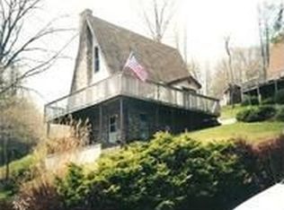 101 Dogwood St, Galax, VA 24333