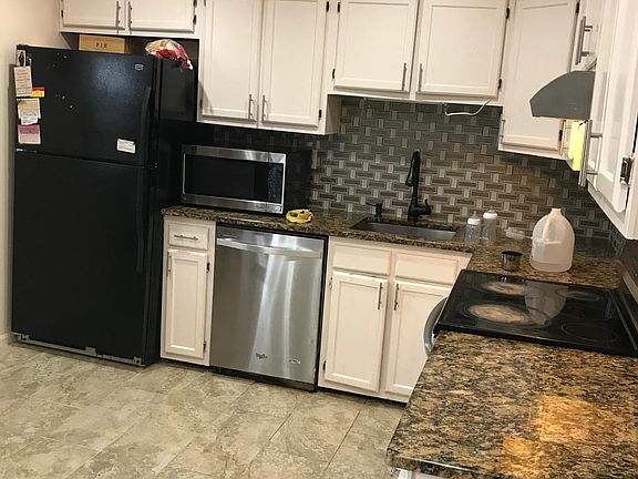 Kitchen - Granite Counter Top - New Back Splash