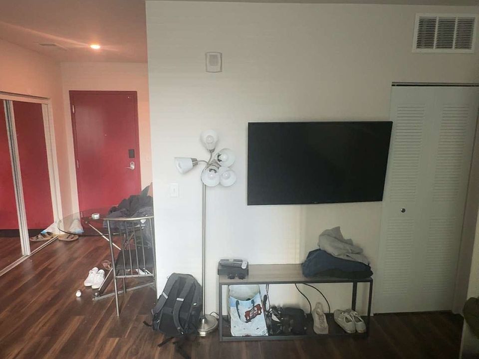 2nd image of 302 S College Ave
