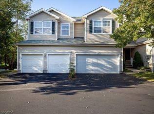 1 Cedar Ct, Clinton, NJ 08809