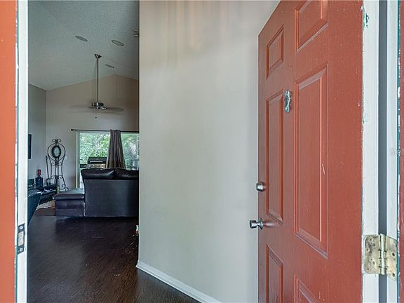4th image of 8390 Fort Clinch Ave