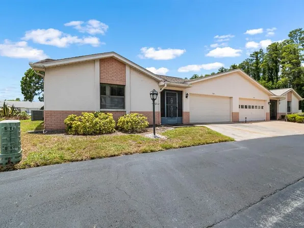 1760 Atrium Dr, Sun City Center, FL 33573