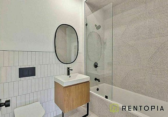4th image of 420 Tompkins Ave #3D