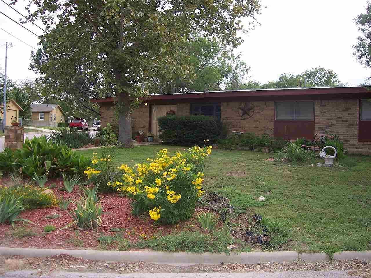 1001 E Tate St, TX 78611 Zillow