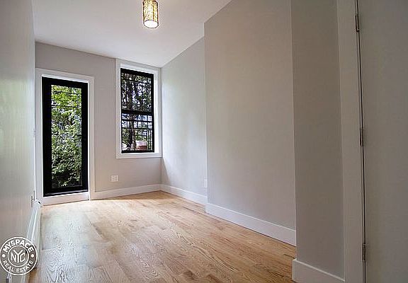 4th image of 1042 Putnam Ave #4A