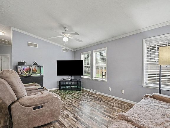 3rd image of 3608 Naples Ct