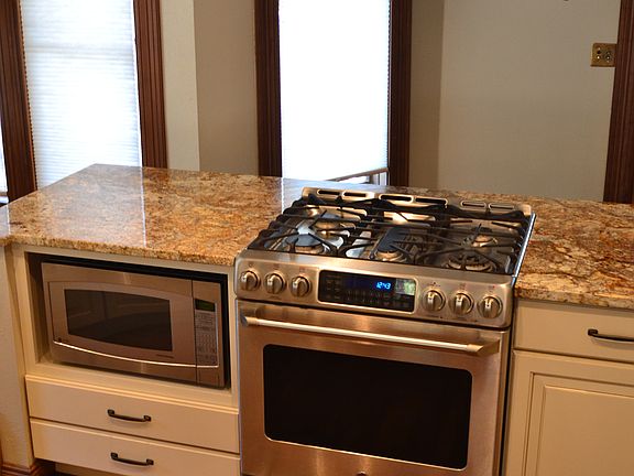2013 Gourmet Chef Kitchen