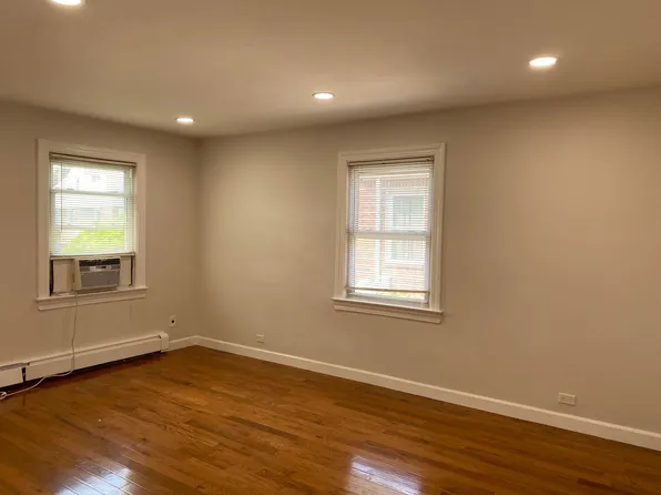520 Liberty Ave APT 1, Williston Park, NY 11596