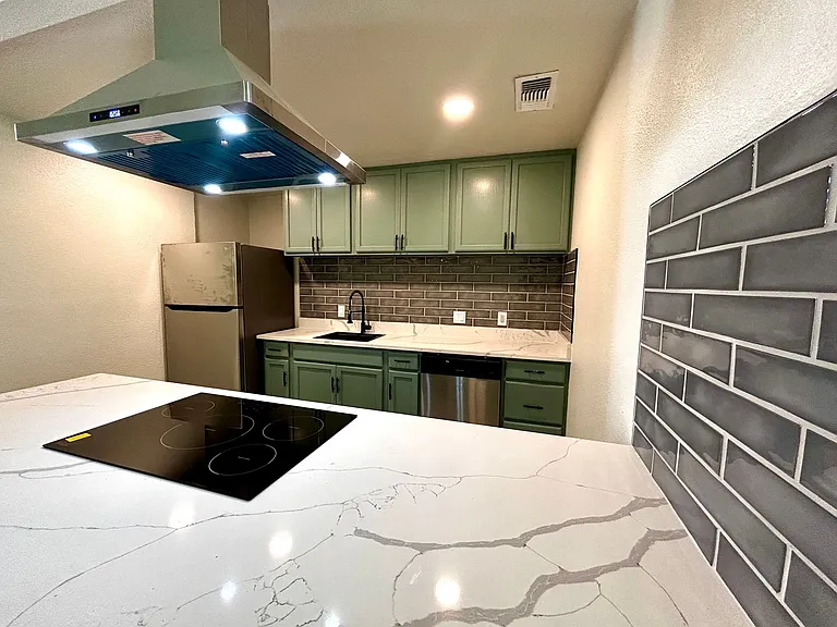1005 W Martin Luther King Jr Blvd #A — Photo 11