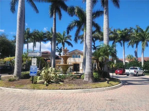 317 Villa Cir, Boynton Beach, FL 33435