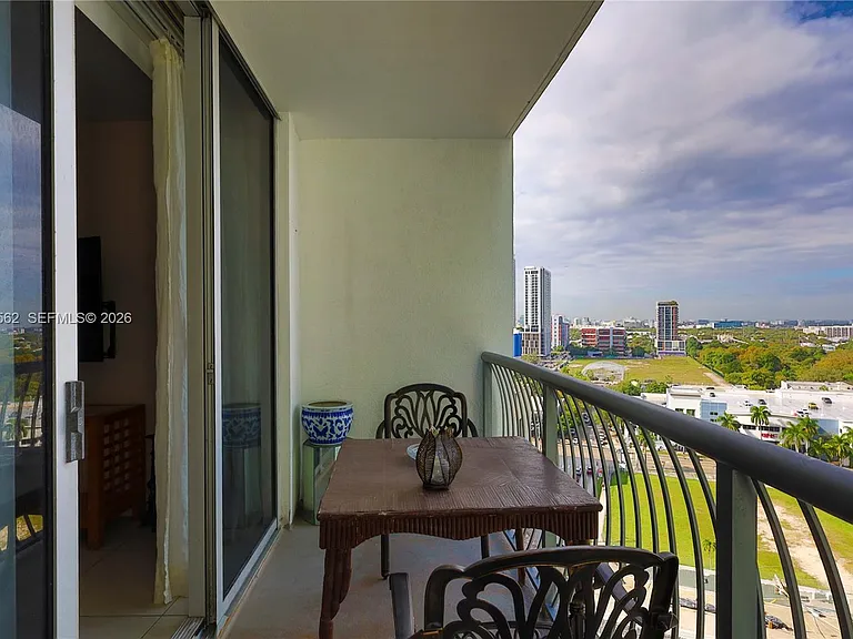 1750 N Bayshore Dr #1711 — Photo 17
