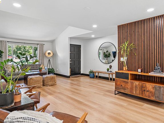 4th image of 3093 Diablo View Rd