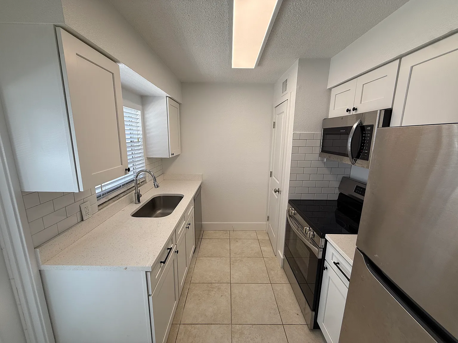 2 bed, 1100 sqft, $2,395 — Photo 3