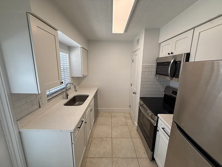 230 Danube Ave #103 — Photo 3