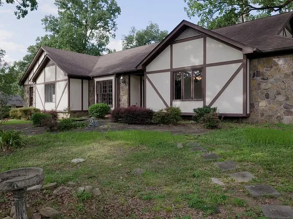 1313 Branchwater Ln, Vestavia, AL 35216