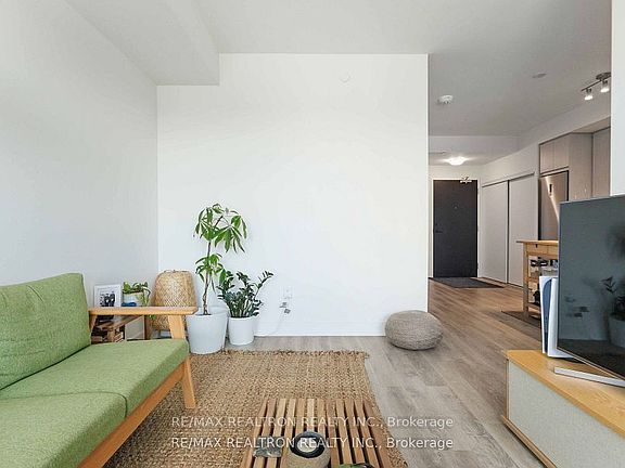 5th image of 185 Deerfield Rd #315