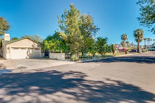 526 E Flynn Ln Photo 1