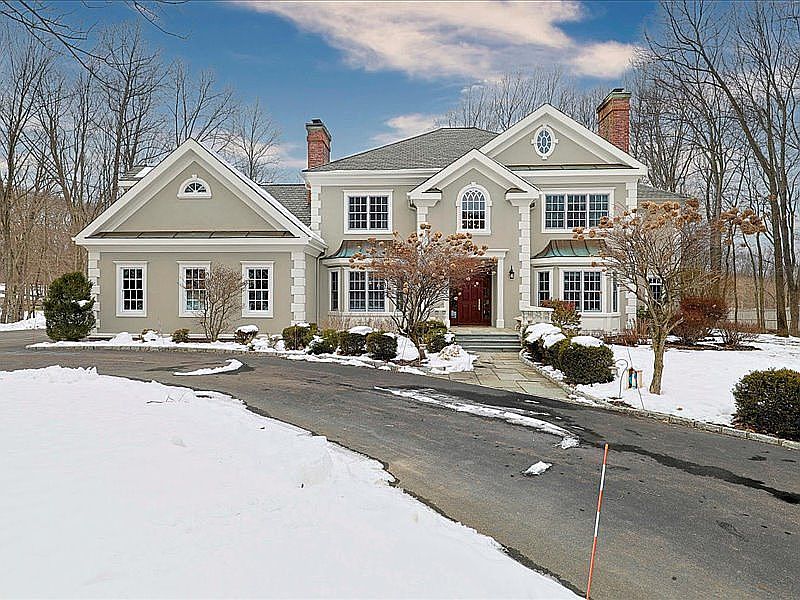 1st image of 6 Hidden Glen Dr