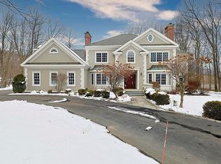 6 Hidden Glen Dr, Highland Mills, NY 10930