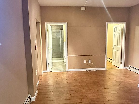 5th image of 2637 E Ontario St #1B