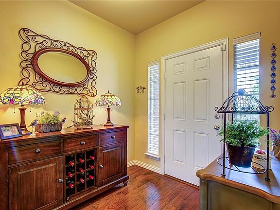 3rd image of 1109 Villa Paloma Blvd