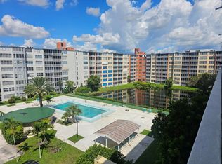 1780 191st St #608-2, Miami, FL 33179