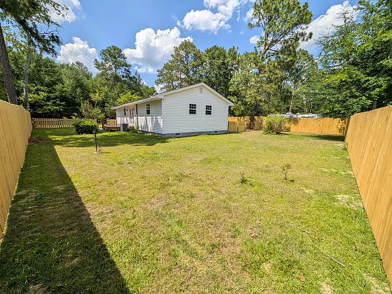 1670 W Massachusetts Ave — Photo 5