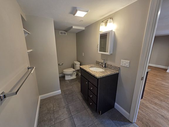 4th image of 20 Rhodes St #20E