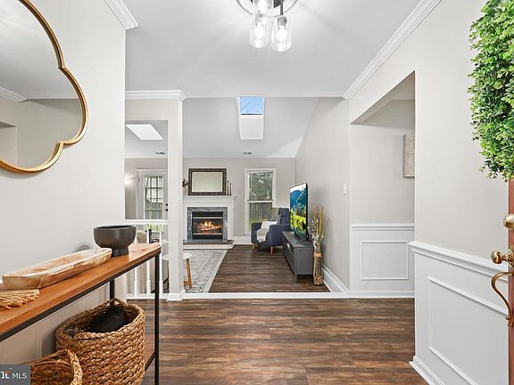 3rd image of 6922 Lodestone Ct