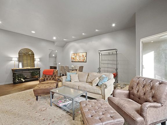 2nd image of 80 E Elm St APT 2