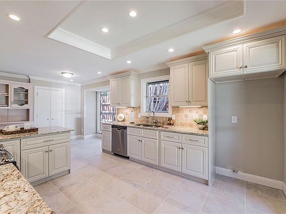 4th image of 2908 Shalimar Dr