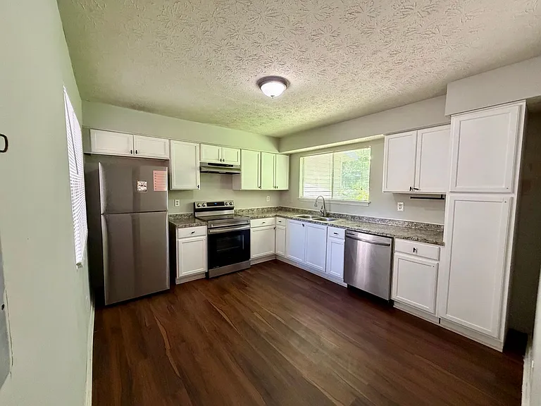 8588 Creekwood Way — Photo 8