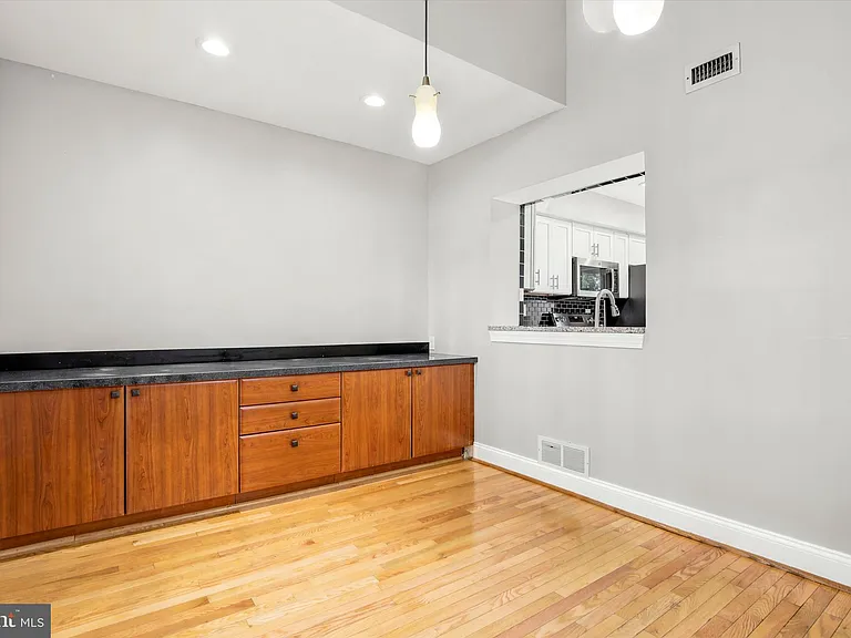 804 Bismark Way — Photo 10