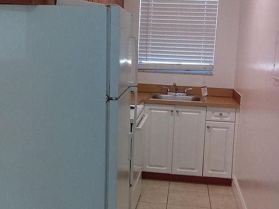 2nd image of 6031 Polk St