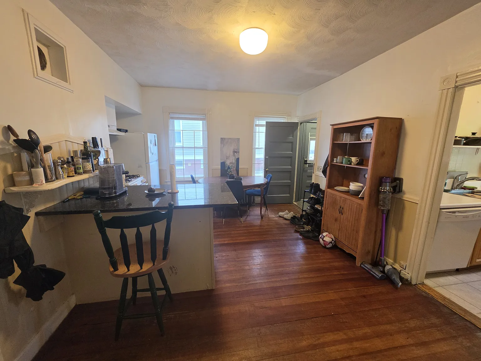 212 Power St — Photo 2