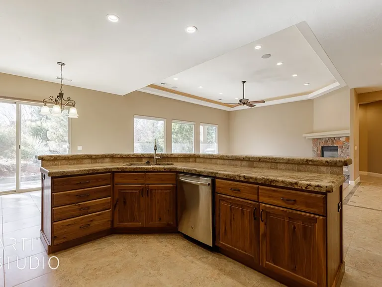 3278 S Retreat Dr — Photo 14