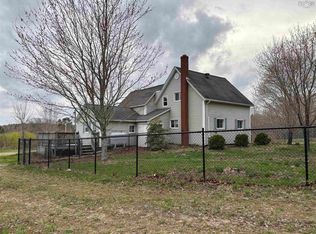 700 Farmington Rd, Lunenburg, NS B0R 1A0
