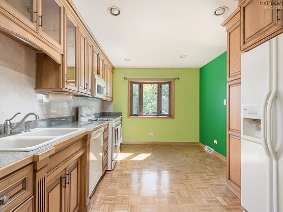 3rd image of 7742 Mulligan Ave