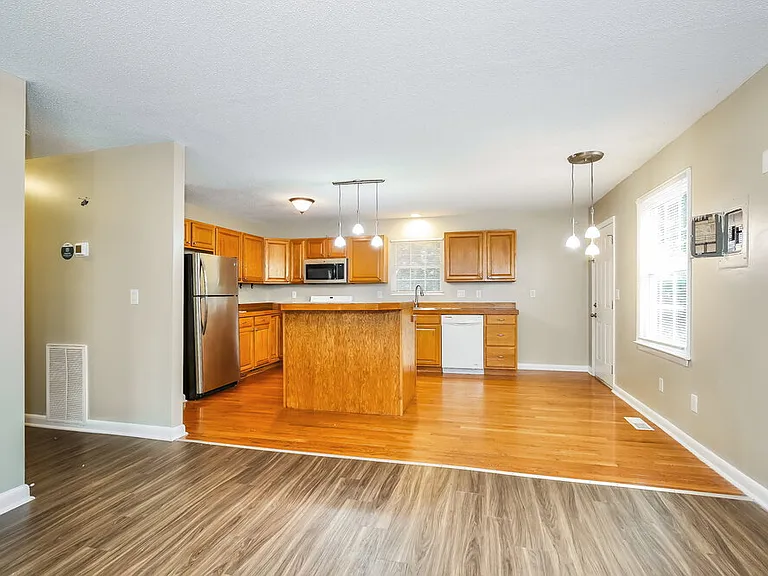 4407 Cornell Ave — Photo 6