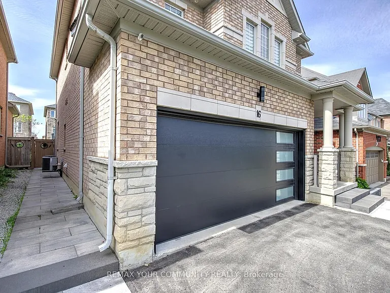 16 Muret Cres — Photo 49