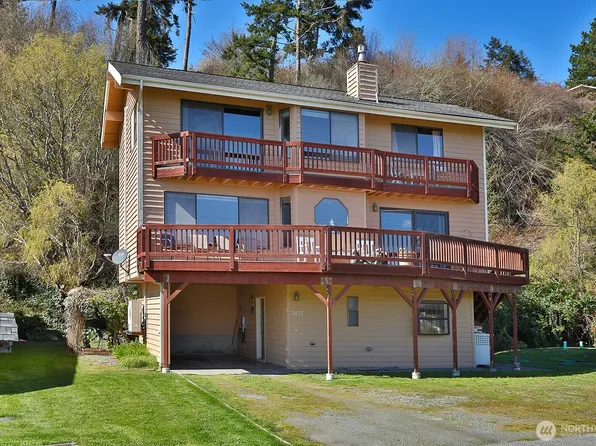 3837 Driftwood Drive, Clinton, WA 98236