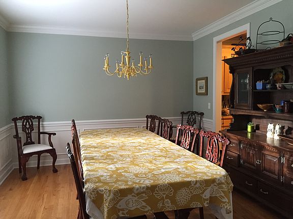 Dining Room (DR)
