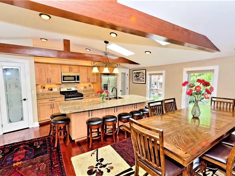 47 W Harrison St — Photo 2