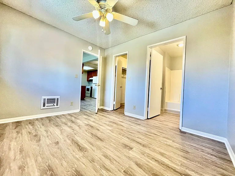 1354 Reed Ave #1 — Photo 12