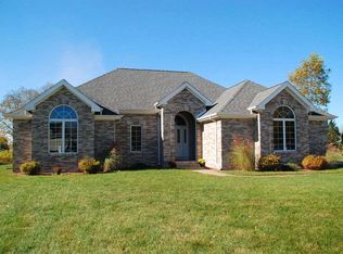 4348 E Fox Run Dr, Syracuse, IN 46567