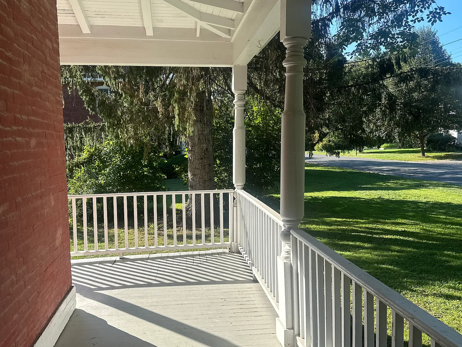 3 bed, 1172 sqft, $3,250 — Photo 2