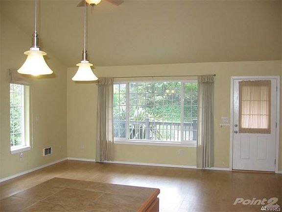 3rd image of 104 Leeward St NW