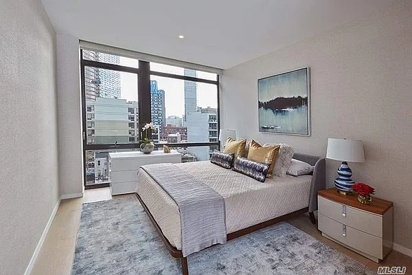 Sold by Chase Global Realty Corp | media 5